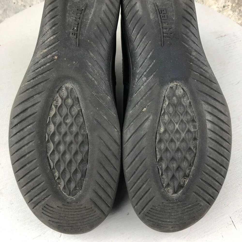 Earth Women's Size 8B Hawk Black Leather Stretch Panel Slip On Casual Shoes